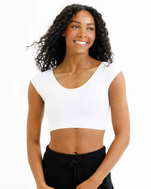 Cropped scoop-neck cap-sleeve tee with smooth stretch fabric